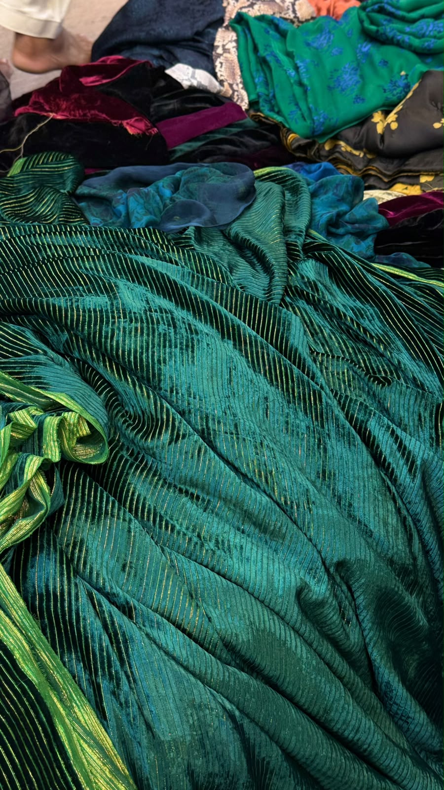 100% Pure French Kotrai Velvet with Multi Zari Base